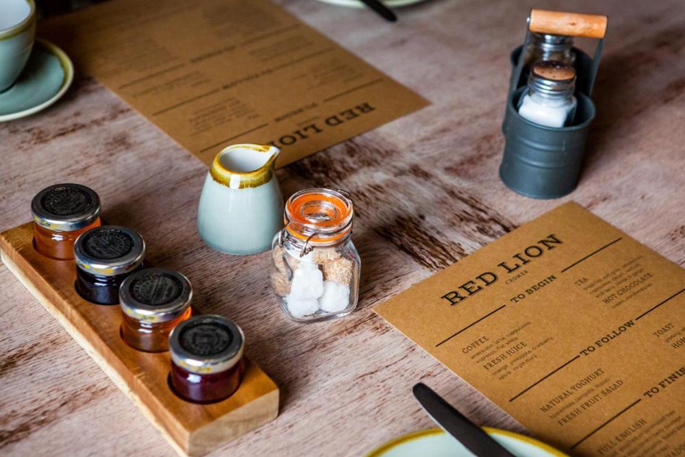 The Red Lion Hotel Cromer Bagian luar foto Red Lion, 2019