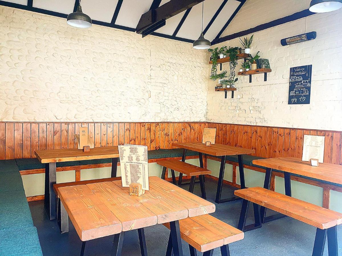 The Red Lion Hotel Cromer Bagian luar foto The interior of the cafe