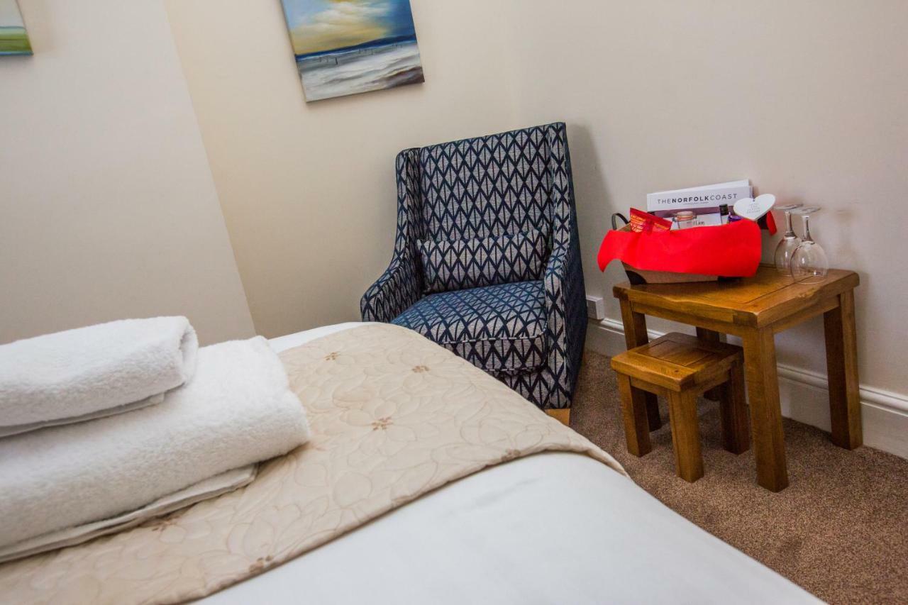 The Red Lion Hotel Cromer Bagian luar foto A treatment room at the school